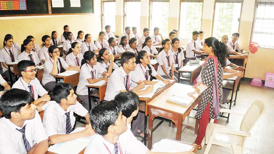 परीक्षाएं सिर पर और शिक्षक चुनावी तैयारी में