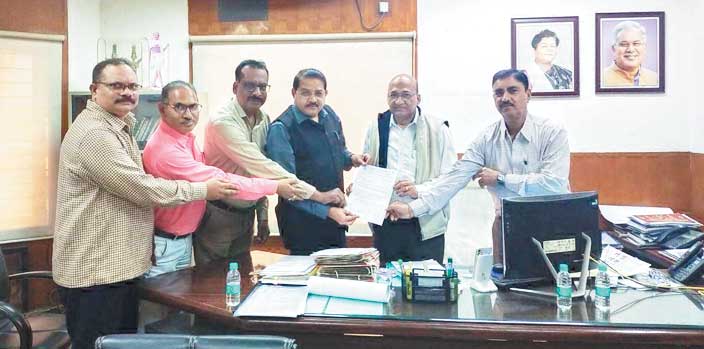  मूल्यांकन पारिश्रमिक बढ़ाने माशिमं सचिव को ज्ञापन