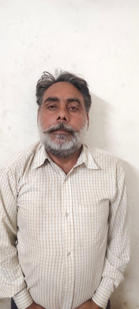 ट्रक ड्राइवरों को अफीम बेचने वाला गिरफ्तार ट्रक ड्राइवरों को अफीम बेचने वाला गिरफ्तार