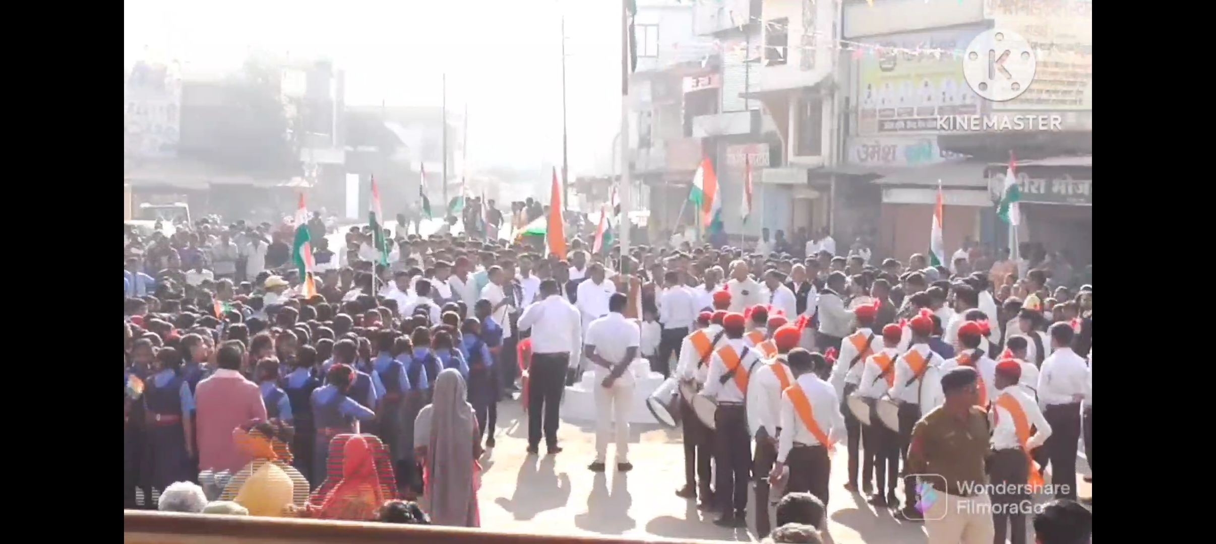 जगह-जगह ध्वजारोहण जगह-जगह ध्वजारोहण