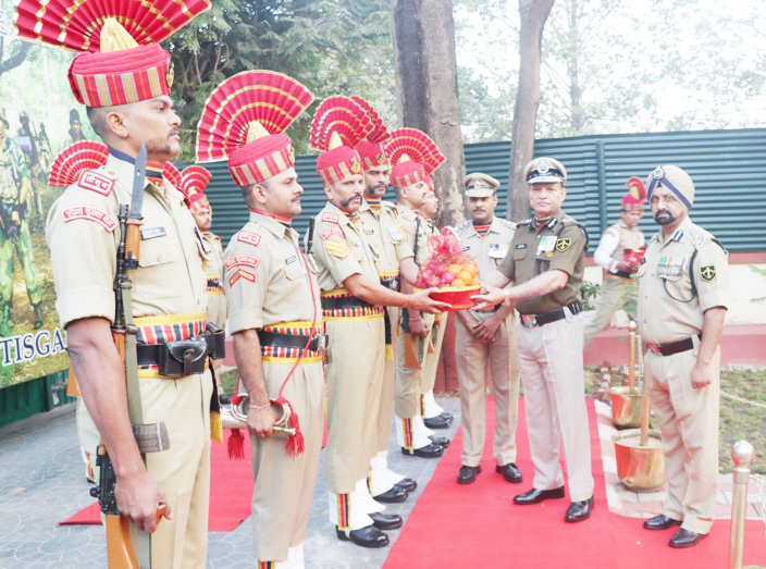 सीमा सुरक्षा बल ने हर्षोल्लास से मनाया गणतंत्र दिवस सीमा सुरक्षा बल ने हर्षोल्लास से मनाया गणतंत्र दिवस