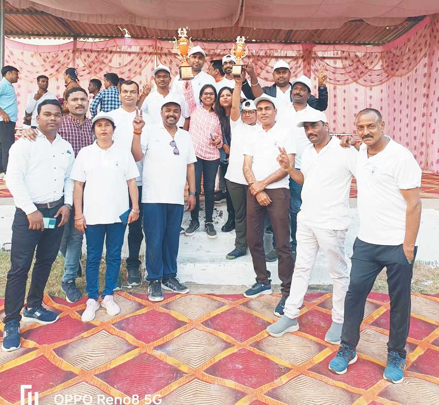 कांटे के मुकाबले में प्रशासन इलेवन ने 4 रन से जीता मैच