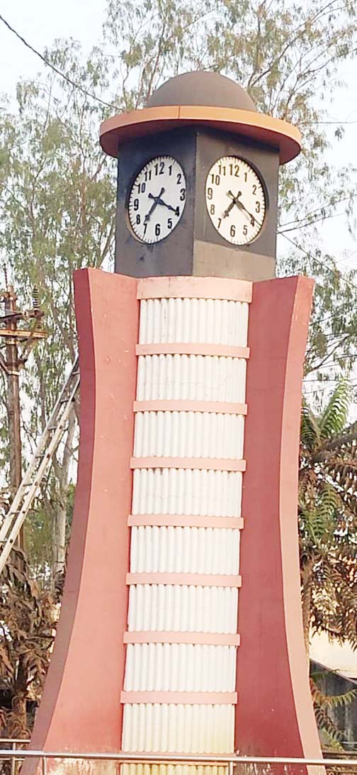 महीनों बाद नगर घड़ी  बता रही राइट टाइम