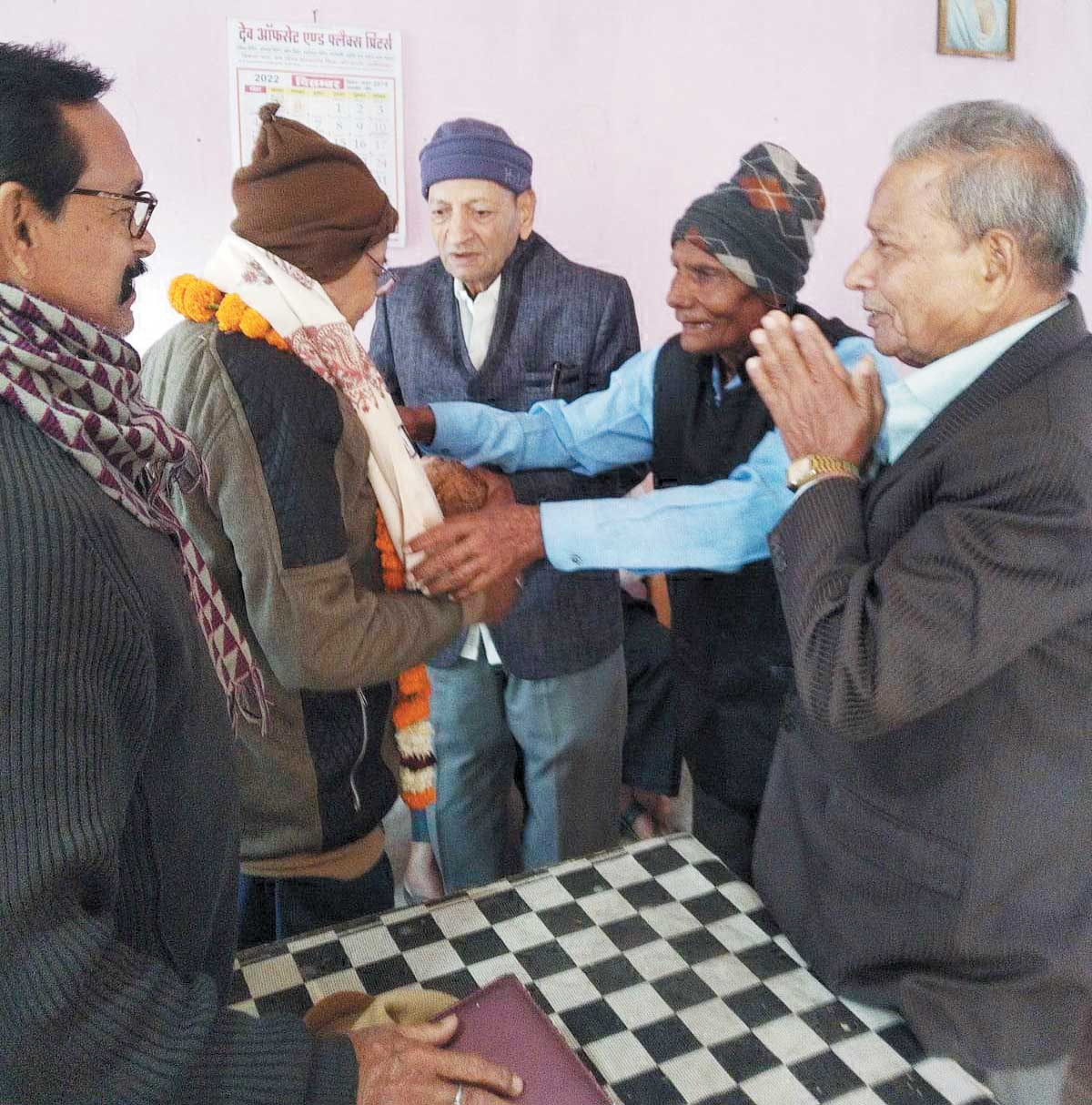 पेंशनर विश्वनाथ का सम्मान पेंशनर विश्वनाथ का सम्मान