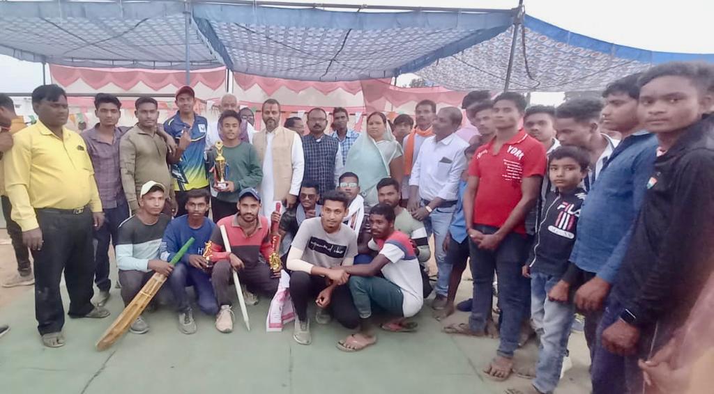 एकता से ही बड़े से बड़ा लक्ष्य हासिल किया जा सकता है-अंकित एकता से ही बड़े से बड़ा लक्ष्य हासिल किया जा सकता है-अंकित