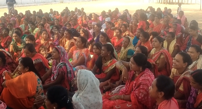 आंगनबाड़ी कार्यकर्ता का 6 सूत्रीय मांगों को लेकर अनिश्चितकालीन धरना आंगनबाड़ी कार्यकर्ता का 6 सूत्रीय मांगों को लेकर अनिश्चितकालीन धरना