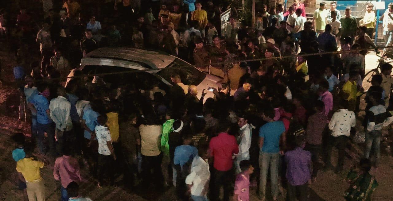 ओवरटेक को लेकर बवाल, पुलिस ने लाठीचार्ज किया