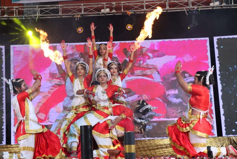 वार्षिकोत्सव में छात्रों ने दी सांस्कृतिक कार्यक्रमों की मोहक प्रस्तुति वार्षिकोत्सव में छात्रों ने दी सांस्कृतिक कार्यक्रमों की मोहक प्रस्तुति