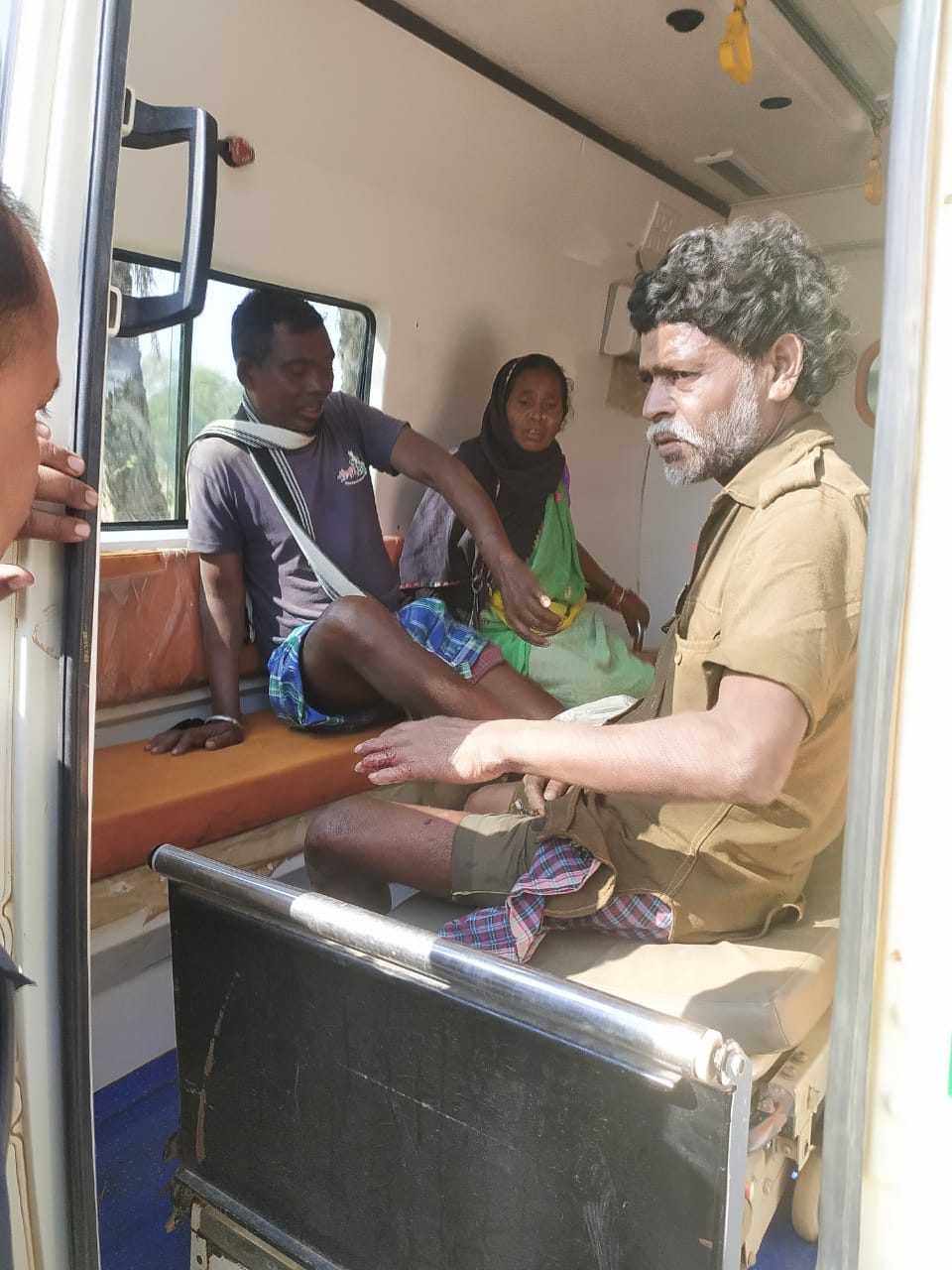 पागल कुत्ते ने दर्जन से अधिक पर किया हमला, ग्रामीणों ने मार डाला पागल कुत्ते ने दर्जन से अधिक पर किया हमला, ग्रामीणों ने मार डाला