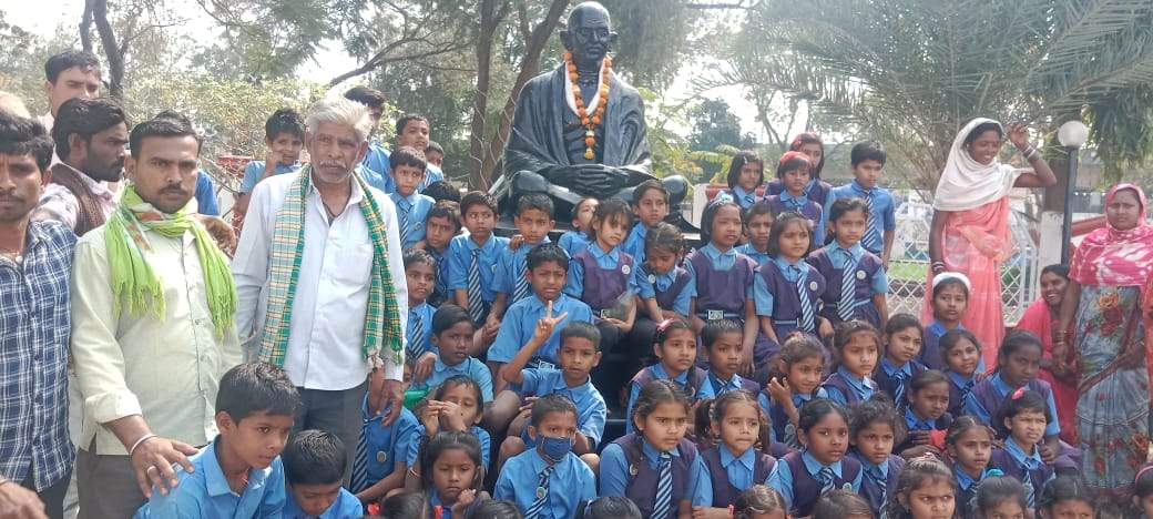 भैंसातरा स्कूल में शिक्षकों की मांग भैंसातरा स्कूल में शिक्षकों की मांग
