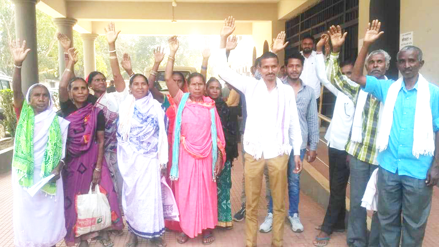 सडक़ के लिए जमीन अधिग्रहित, नहीं मिला मुआवजा