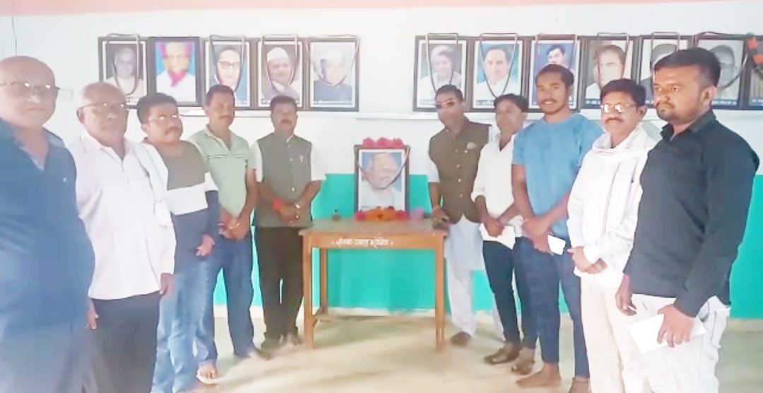 छुईखदान में पुण्यतिथि पर याद किए गए गांधीजी छुईखदान में पुण्यतिथि पर याद किए गए गांधीजी