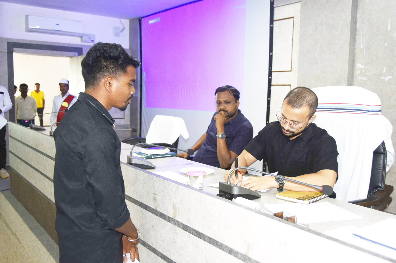 जनदर्शन में मिले आवेदन