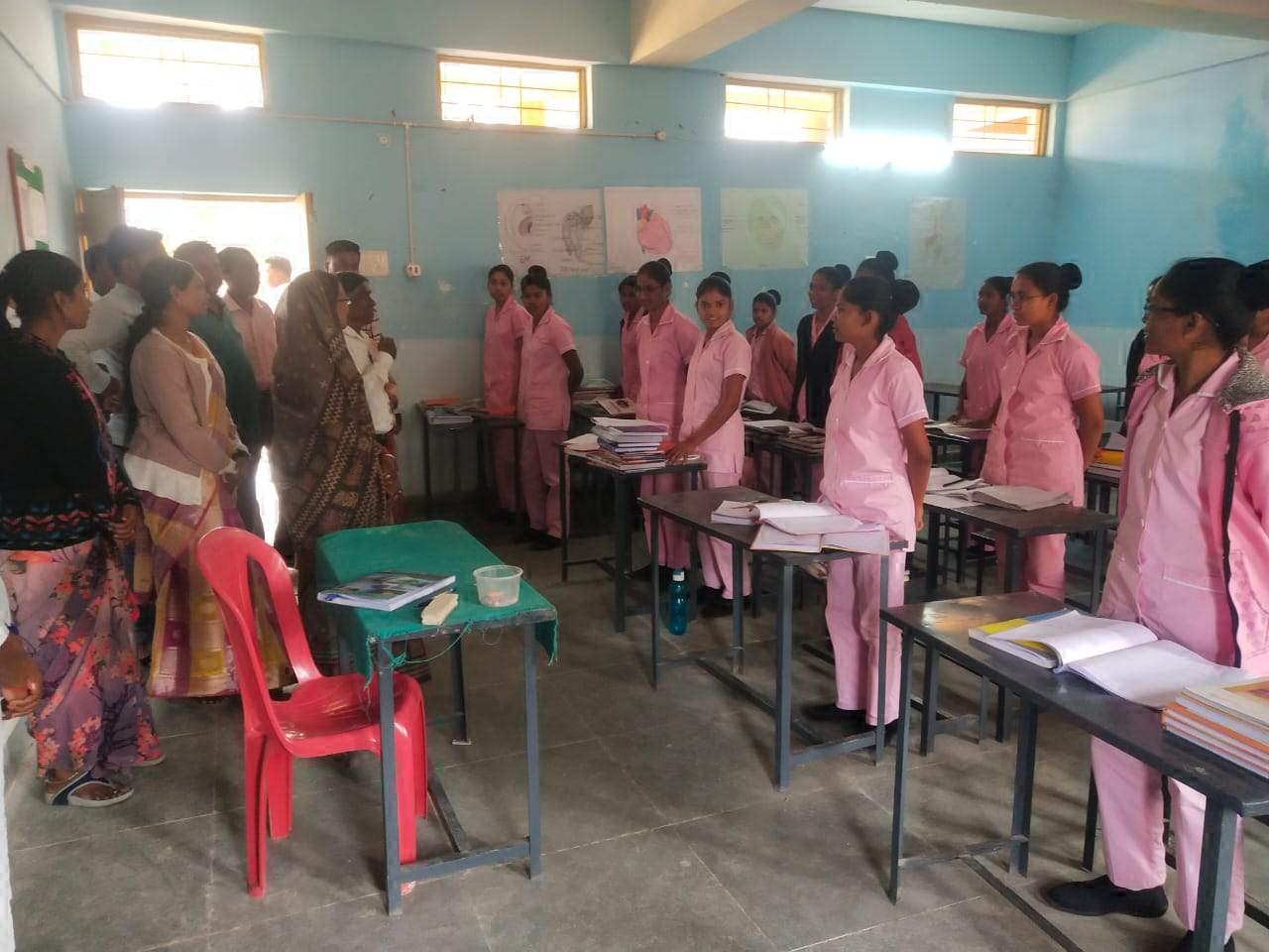 विधायक ने नर्सिंग कॉलेज में सुनी समस्याएं