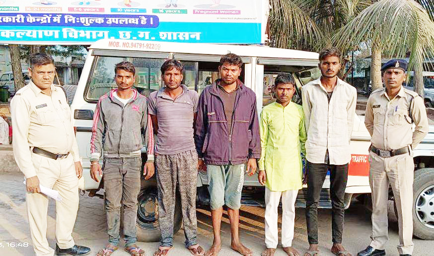 मारपीट के बाद कार में तोडफ़ोड़, 5 गिरफ्तार