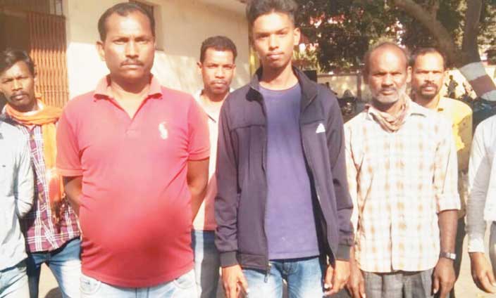 जमीन अधिग्रहण के बाद न नौकरी, न मुआवजा 