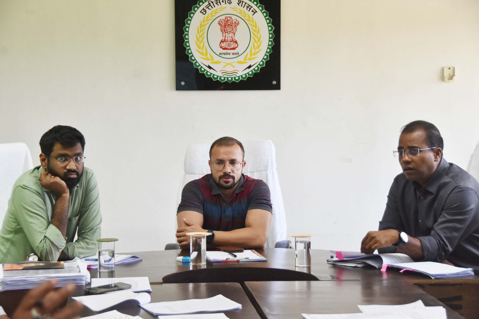 कार्यों में लाएं तेजी-कलेक्टर 