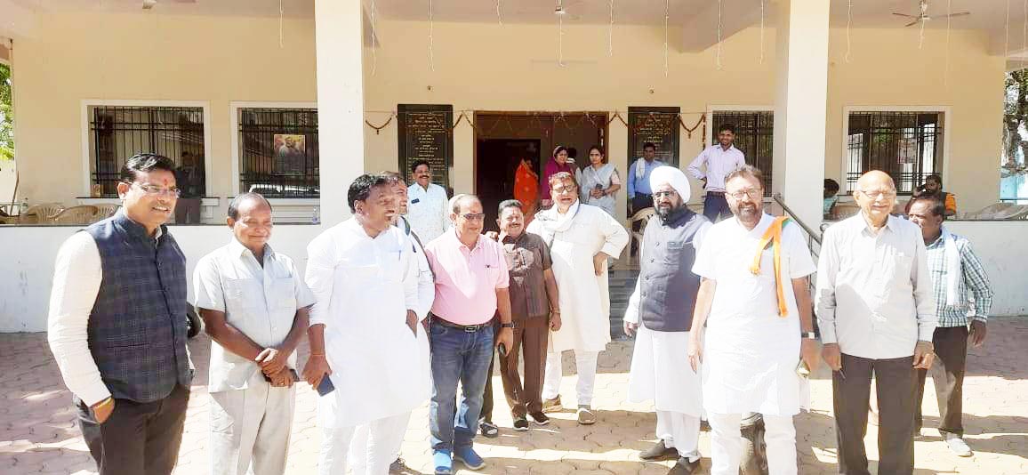 जपं अध्यक्ष की कुर्सी बचाने 3 दिन में 3 बैठक, 4 सदस्य असंतुष्ट, 10 को वोटिंग जपं अध्यक्ष की कुर्सी बचाने 3 दिन में 3 बैठक, 4 सदस्य असंतुष्ट, 10 को वोटिंग