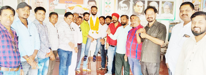 कुरुद कॉलेज समिति अध्यक्ष बने देवव्रत का हुआ स्वागत कुरुद कॉलेज समिति अध्यक्ष बने देवव्रत का हुआ स्वागत