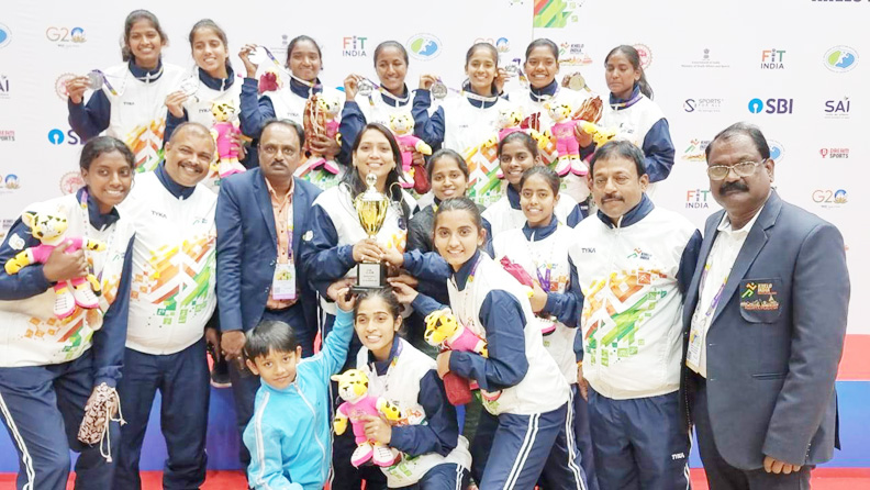 छग बालिका बॉस्केटबाल टीम ने जीता रजत पदक छग बालिका बॉस्केटबाल टीम ने जीता रजत पदक