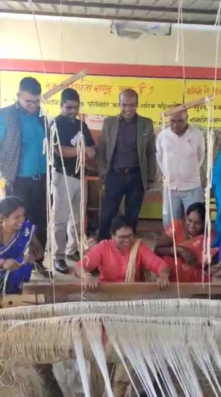 जिपं सीईओ ने किया राखी गौठान का मुआयना