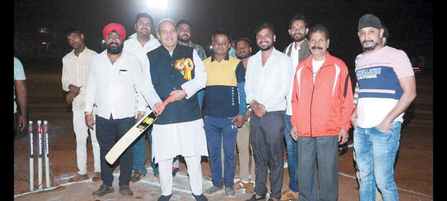 रात्रिकालीन क्रिकेट प्रतियोगिता शुरू रात्रिकालीन क्रिकेट प्रतियोगिता शुरू