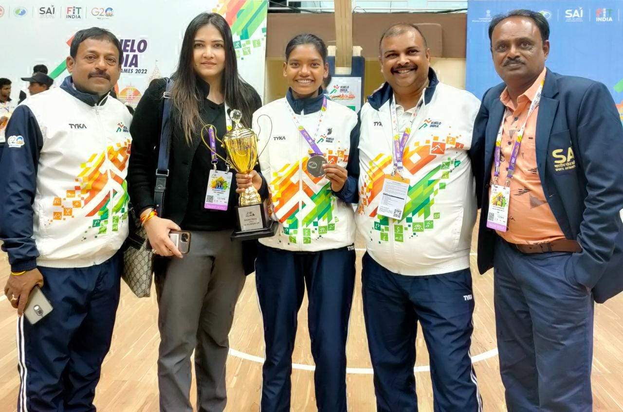 3 साल में सरगुजा जिले की 6 बास्केटबॉल खिलाडिय़ों ने खेला खेलो इंडिया 3 साल में सरगुजा जिले की 6 बास्केटबॉल खिलाडिय़ों ने खेला खेलो इंडिया