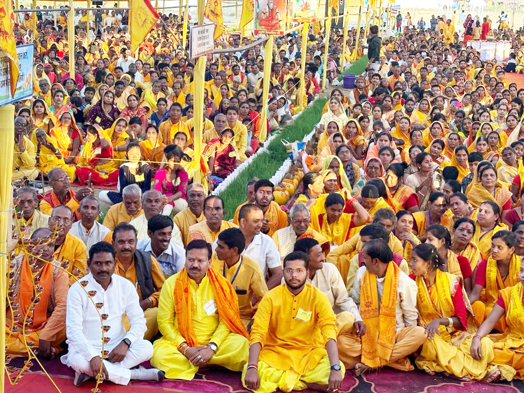 वैदिक मंत्रोच्चार के साथ संपन्न हुआ दीप यज्ञ, दीक्षा संस्कार, 25 हजार ने आहुतियां दी, मुख्य मंच से ही 5 जोड़ों का विवाह हुआ वैदिक मंत्रोच्चार के साथ संपन्न हुआ दीप यज्ञ, दीक्षा संस्कार, 25 हजार ने आहुतियां दी, मुख्य मंच से ही 5 जोड़ों का विवाह हुआ