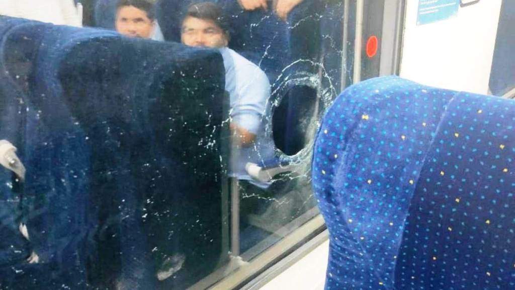 वंदे भारत एक्सप्रेस में इस बार बिलासपुर के पास पथराव, फिर टूटा शीशा