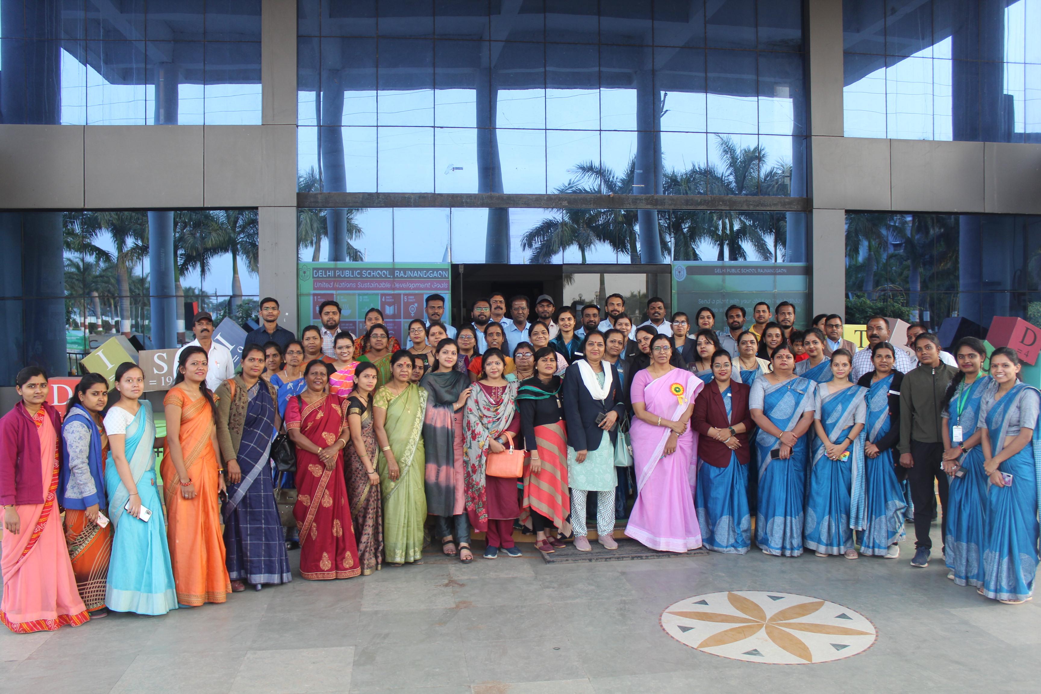 डीपीएस में उपकरणों के उपयोग पर सेमीनार आयोजित