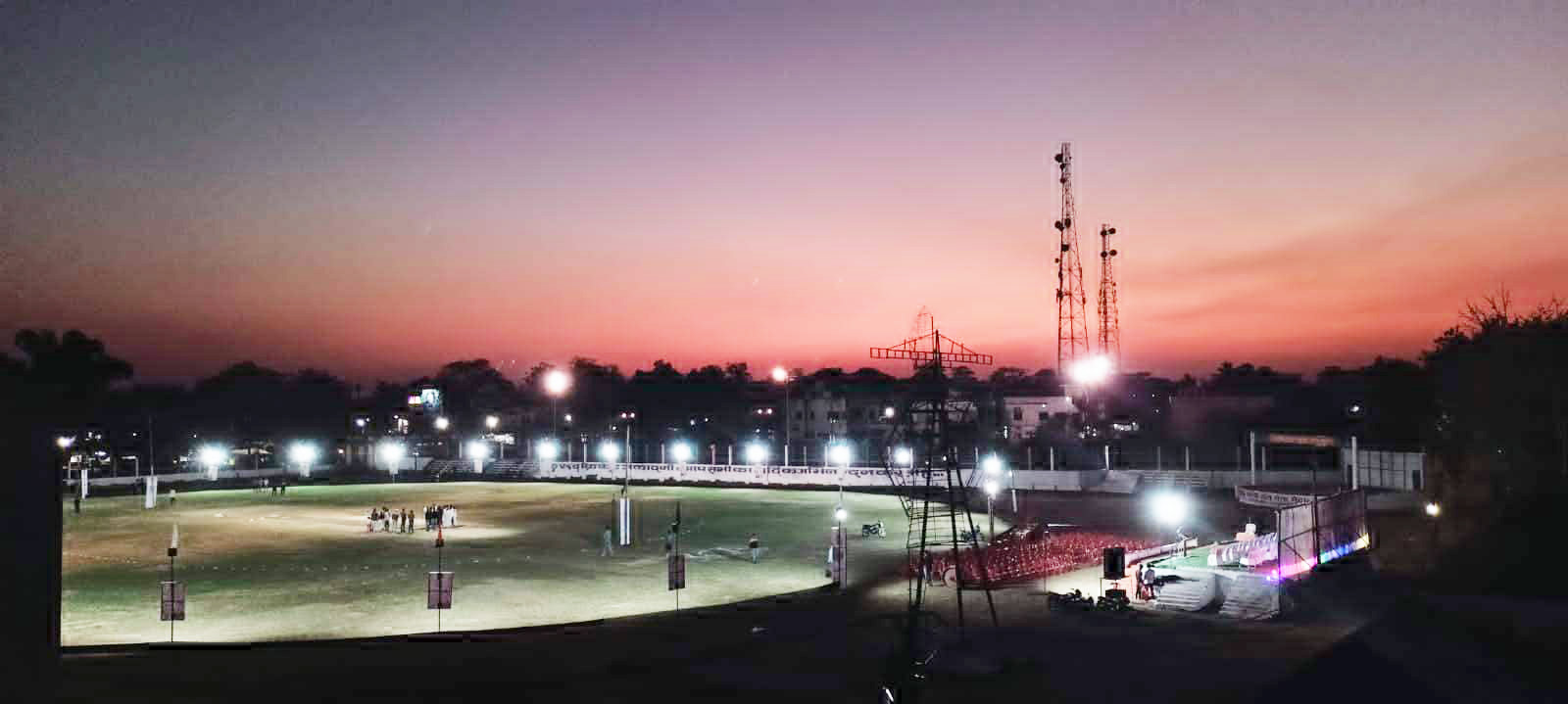 मुख्यमंत्री ट्रॉफी क्रिकेट का रोमांच चरम पर