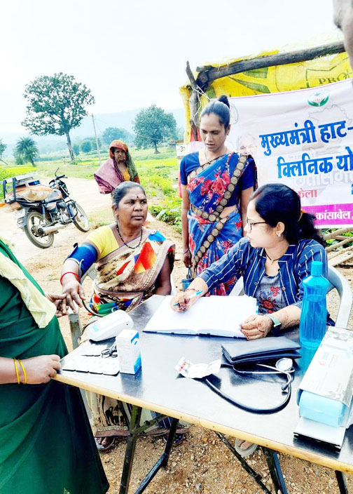 मुख्यमंत्री हाट बाजार क्लीनिक योजना से गरीबों को मिल रहा इलाज