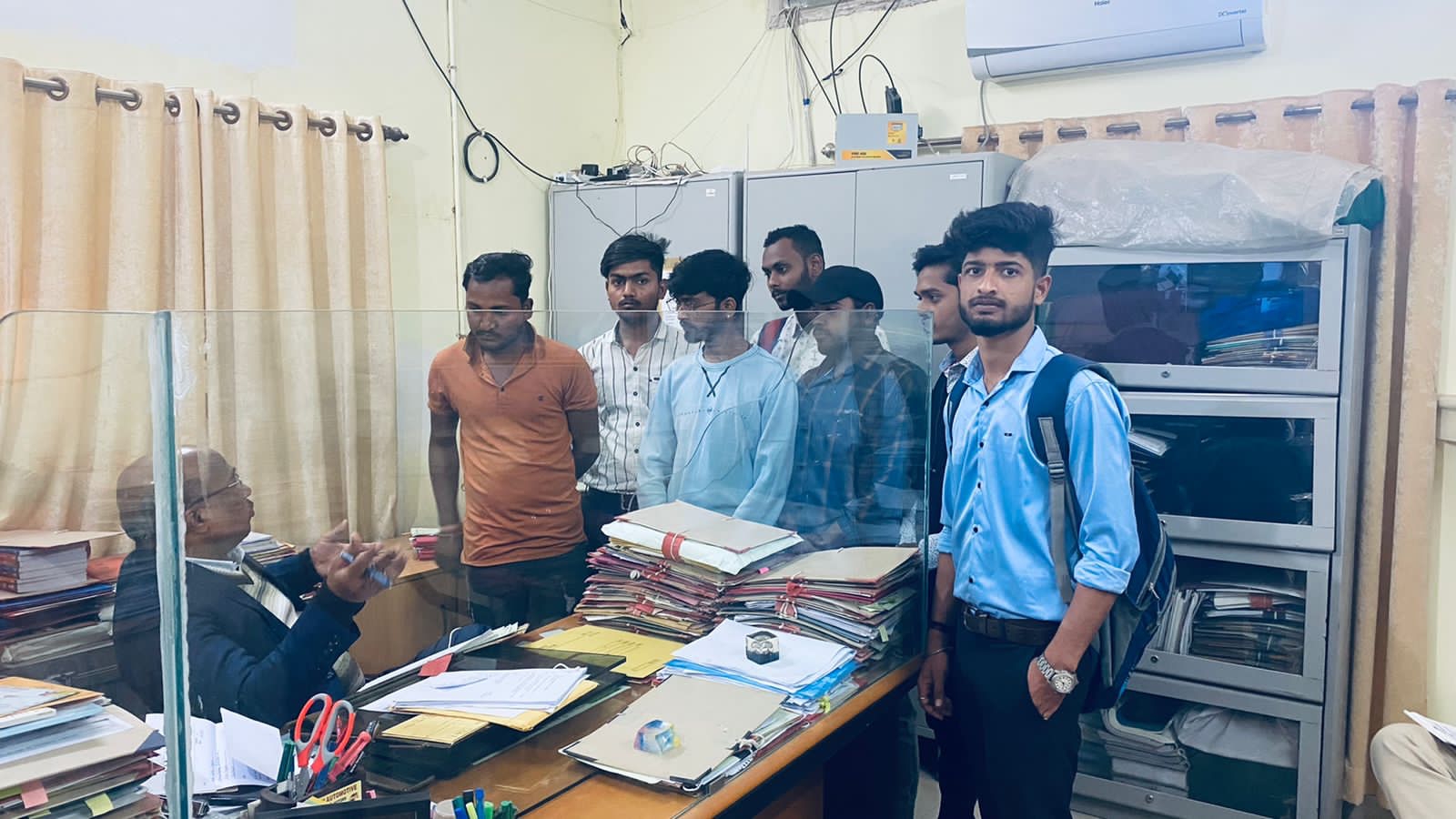 परीक्षा तिथि जारी करने की मांग