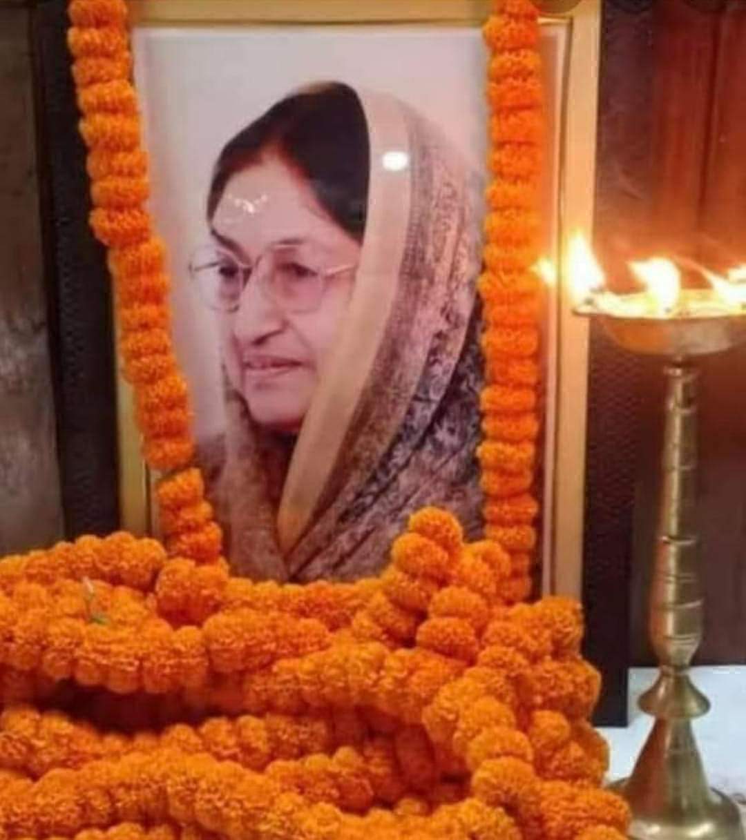 राजमाता देवेन्द्र कुमारी सिंहदेव को कांग्रेसियों ने  दी श्रद्धांजलि