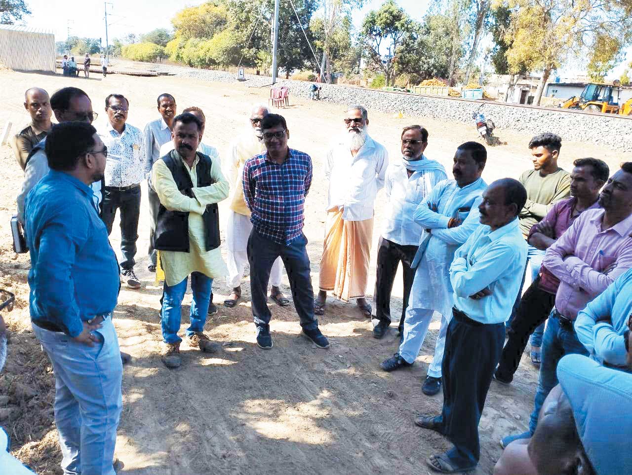 अंडर ब्रिज का विरोध, ग्राम सभा से प्रस्ताव पारित कर लिखा पत्र