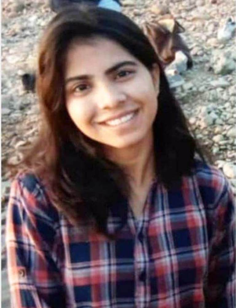 इंजीनियरिंग छात्रा ने फांसी लगाई, कैंपस में झाडिय़ों के बीच लटकता मिला शव