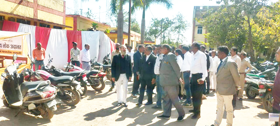 हाईकोर्ट के मुख्य न्यायाधीश ने किया लोक अदालत का अवलोकन