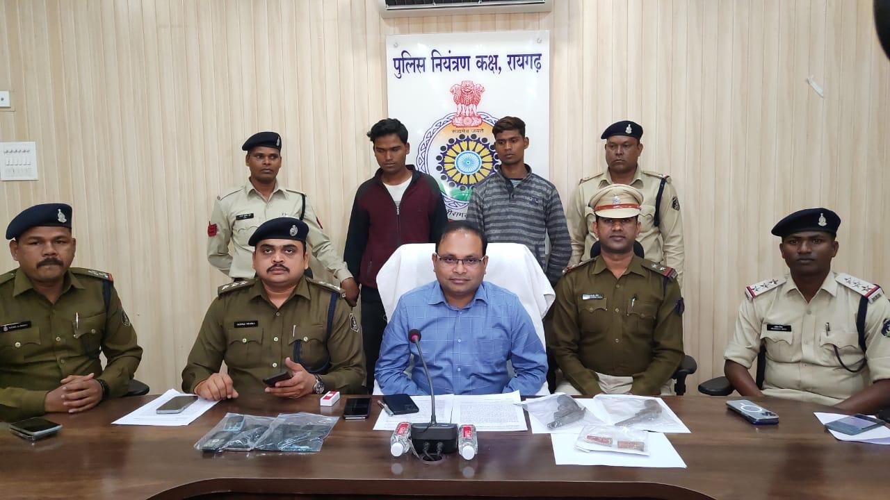 लूट की फिराक में घूम रहे दो हथियार बंद शातिर पकड़ाए