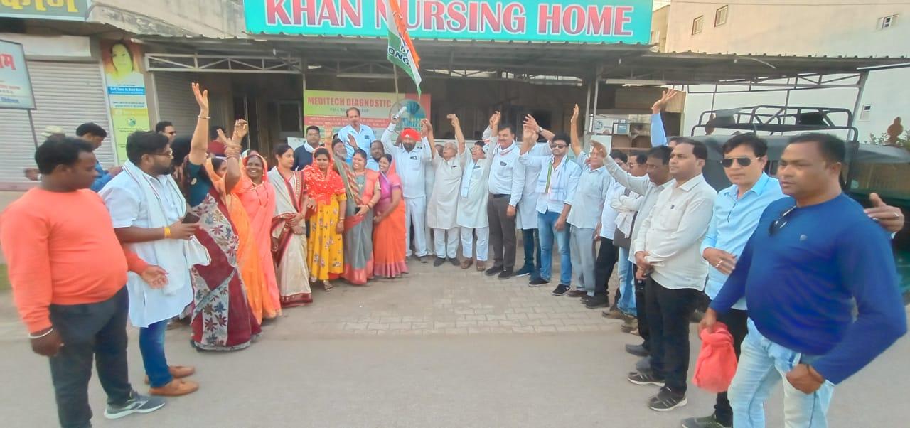 कमला कॉलेज के पास से निकली हाथ से हाथ जोड़ो यात्रा