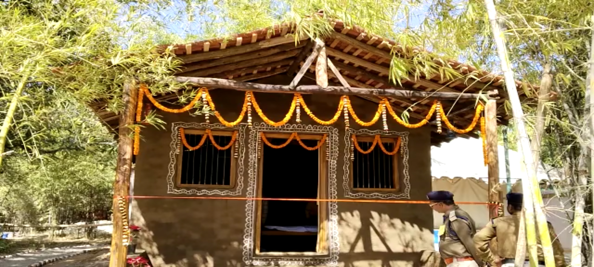 मुख्यमंत्री ने मयाली में मिट्टी के मड हाऊस का  किया शुभारंभ