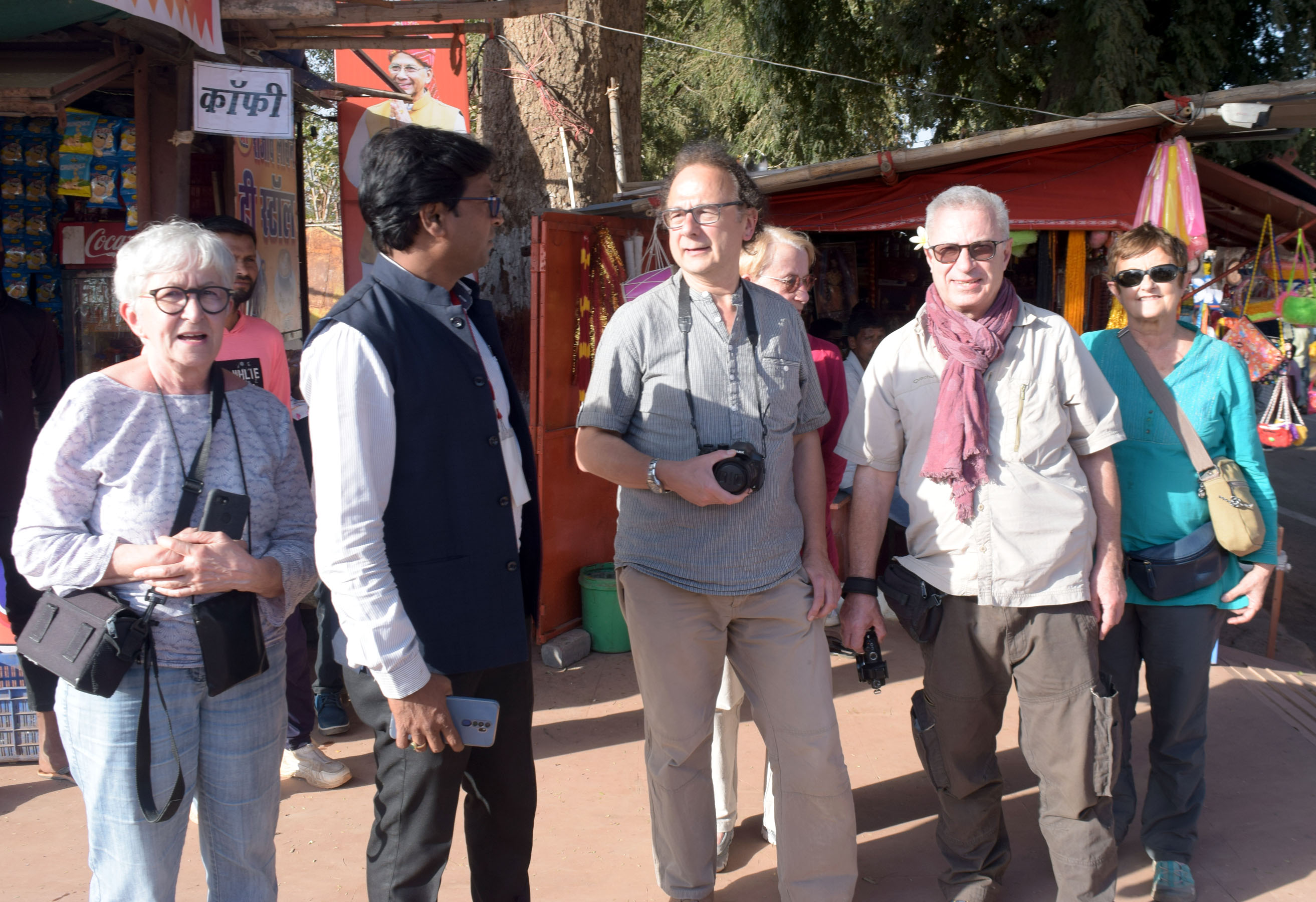 राजिम मेला में आए फ्रांस के सैलानियों ने कहा -नमस्ते राजिम