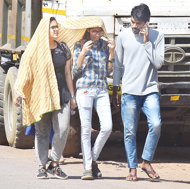 तीखी धूप..