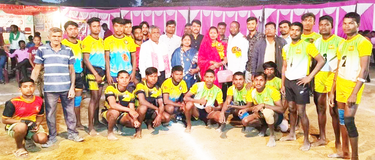 सीएम के हाथों छत्रपति शिवाजी की मूर्ति का अनावरण