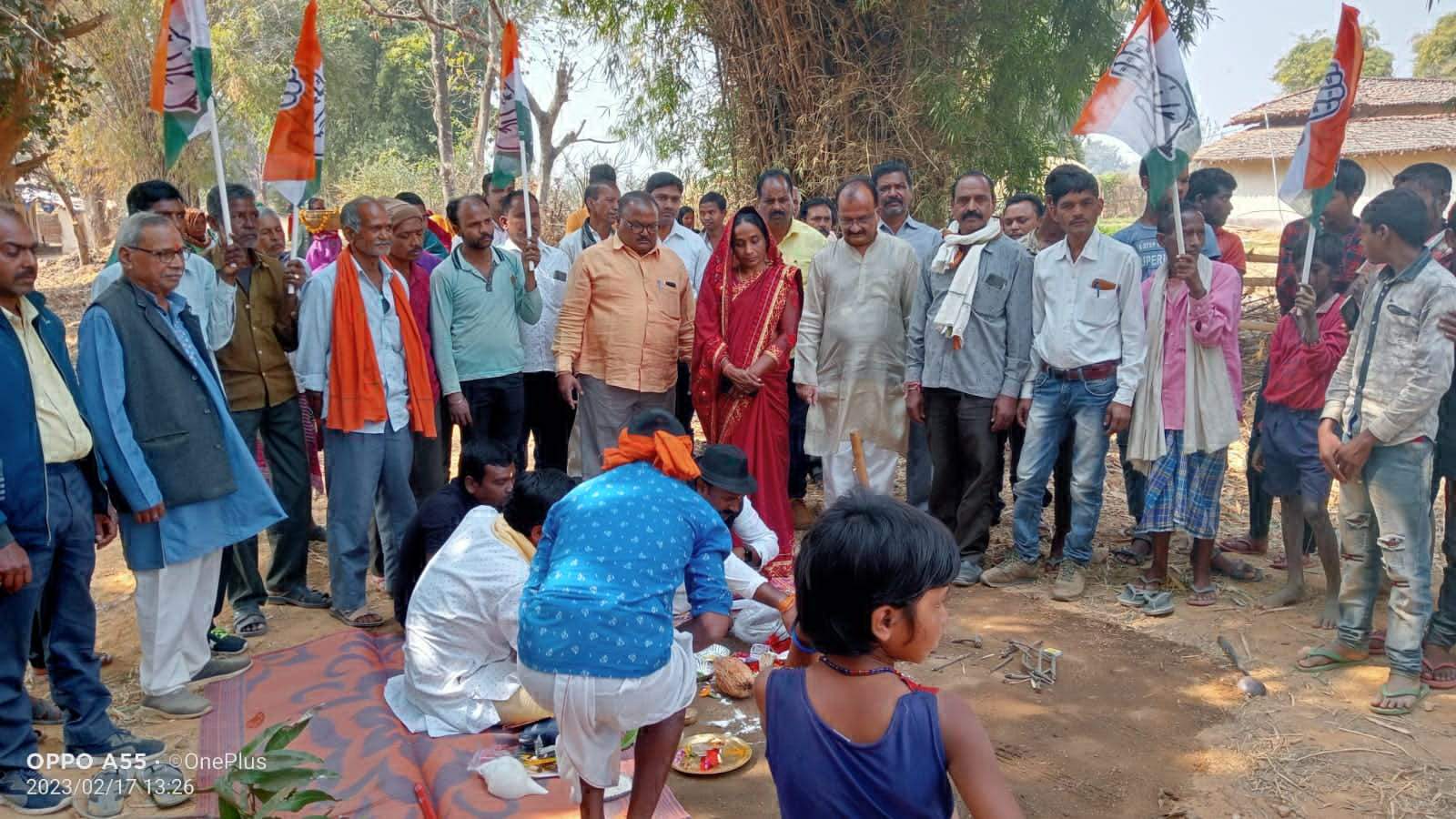 हाथ से हाथ जोड़ो पदयात्रा, राज्य सरकार की उपलब्धियां बताईं