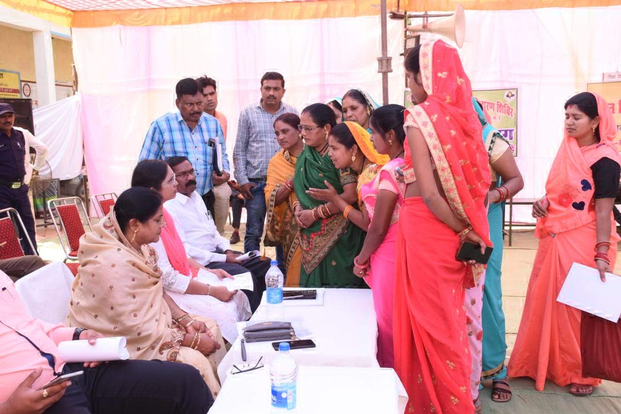 जनसमस्या निवारण शिविर में मिले 276 आवेदन, 108 का निराकरण