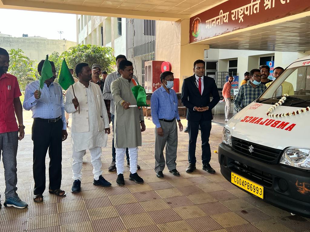 मेकाज को मिले 3 नये शव वाहन, विधायक ने दिखाई हरी झंडी