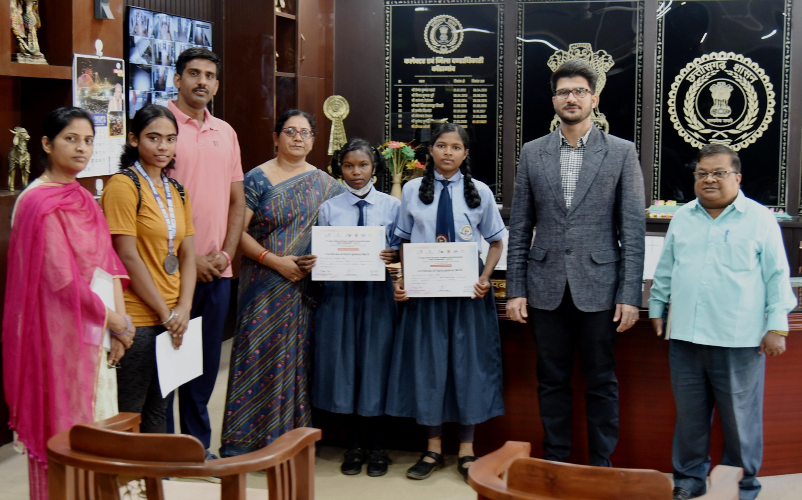 खेलो इंडिया जूडो में कांस्य पदक विजेता पार्वती सहित खिलाडिय़ों ने कलेक्टर से की भेंट