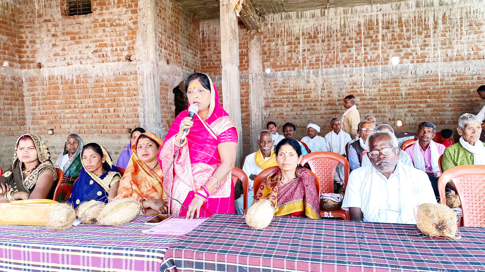 महाशिवरात्रि कार्यक्रम में शामिल हुईं पूर्व जिपं सदस्य नागवंशी