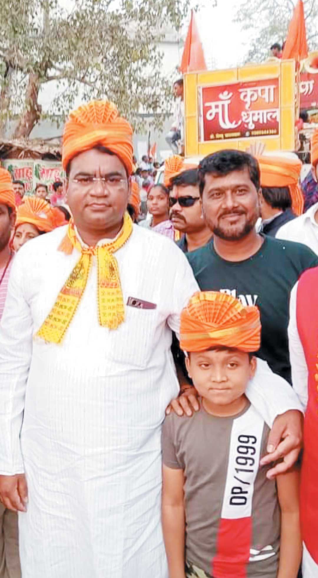 शिव की निकली बारात, विधायक हुए शामिल