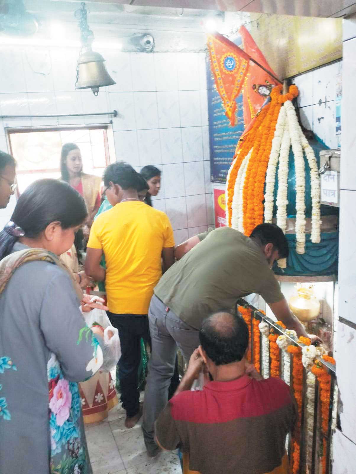 हर-हर महादेव के जयकारे से गूंजे शिवालय